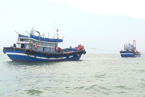 Năm 2020, Đồn Biên phòng Lạch Kèn (BĐBP Hà Tĩnh) đã phát hiện, truy đuổi và bắt giữ 18 tàu giã cào khai thác hải sản trái quy định