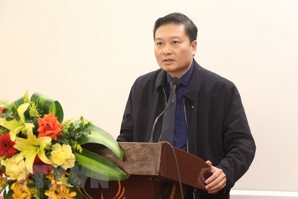 Phó Chủ tịch Thường trực UBND tỉnh Nghệ An, ông Lê Hồng Vinh phát biểu chỉ đạo hội nghị (Ảnh: Bích Huệ/TTXVN)