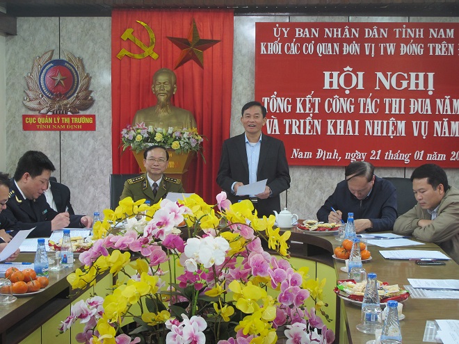 Đồng chí Nguyễn Phùng Hoan, Ủy viên Ban TVTU, Phó Chủ tịch UBND tỉnh phát biểu tại hội nghị