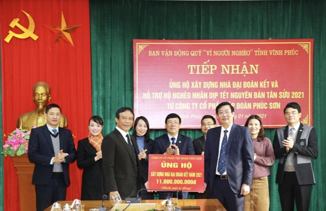 Hơn 13 tỷ đồng ủng hộ Quỹ vì người nghèo