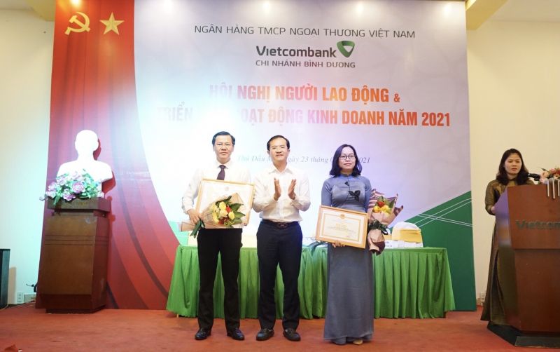 Bình Dương: Vietcombank hỗ trợ khách hàng 190 tỷ đồng do ảnh hưởng Covid -19