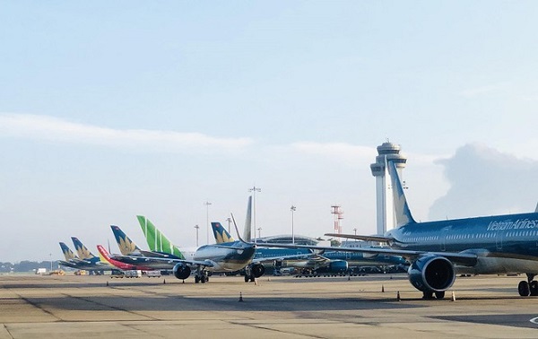 Cục Hàng không Việt Nam yêu cầu các hãng bay dừng bán vé tết vượt quy định