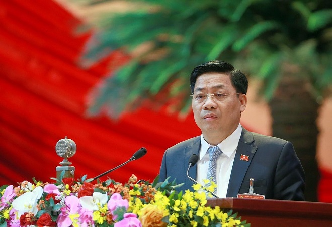 Đồng chí Dương Văn Thái, Bí thư Tỉnh uỷ, Chủ tịch Hội đồng nhân dân tỉnh Bắc Giang trình bày tham luận (Ảnh: TTXVN)
