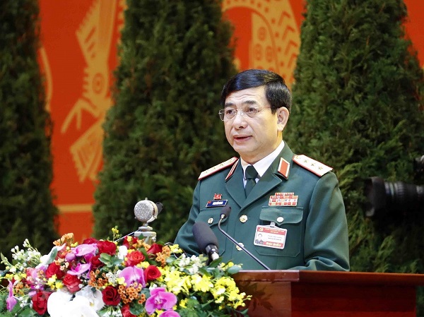 Thượng tướng Phan Văn Giang, Ủy viên Thường vụ Quân ủy Trung ương, Tổng tham mưu trưởng Quân đội nhân dân Việt Nam, Thứ trưởng Bộ Quốc phòng trình bày tham luận (Ảnh: TTXVN)