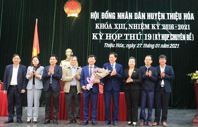 ông Nguyễn Thế Anh (1984) đã được tín nhiệm bầu giữ chức Chủ tịch UBND huyện.