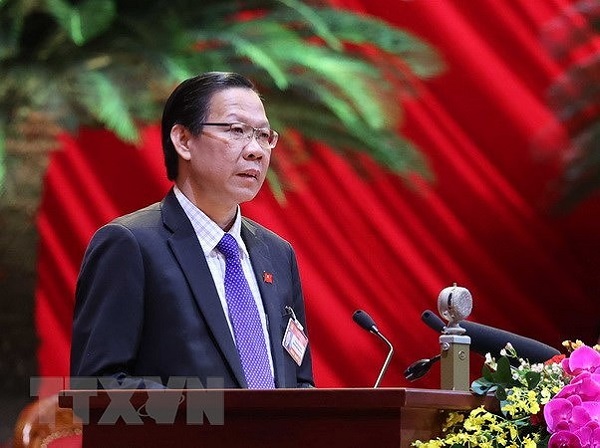Ông Phan Văn Mãi, Ủy viên Trung ương Đảng, Bí thư Tỉnh ủy Bến Tre trình bày tham luận. (Ảnh: TTXVN)
