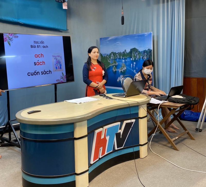 Sở Giáo dục và Đào tạo Quảng Ninh chỉ đạo toàn ngành tăng cường các hình thức dạy học qua internet, truyền hình trong đợt chống dịch hồi đầu thàng 4/2020.