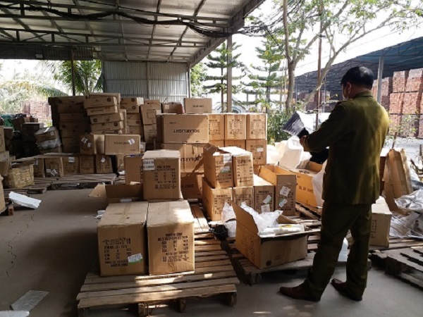 Hải Dương: Tạm giữ nhiều sản phẩm sử dụng năng lượng mặt trời nghi nhập lậu