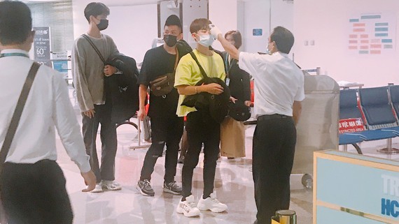 Vé tàu, vé máy bay tết còn nhiều, giá hạ do diễn biến dịch Covid-19