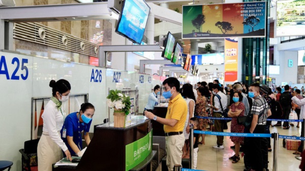 Hàng không đổi vé, hoàn tiền cho khách khi sân bay Vân Đồn đóng cửa do Covid-19