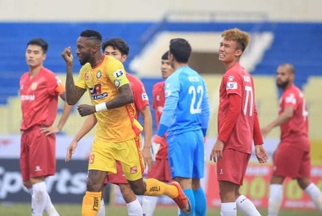 Đông Á Thanh Hóa thắng đậm Nam Định ngay trên sân nhà