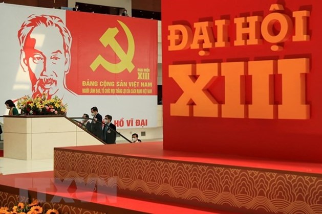 Các đại biểu tham dự ngày làm việc thứ tư Đại hội XIII của Đảng (Ảnh: TTXVN)