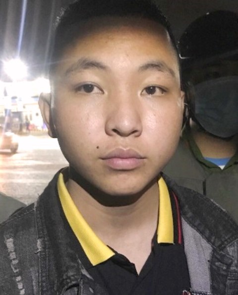Đối tượng Trần Thanh Phong bị lực lượng Công an bắt giữ.