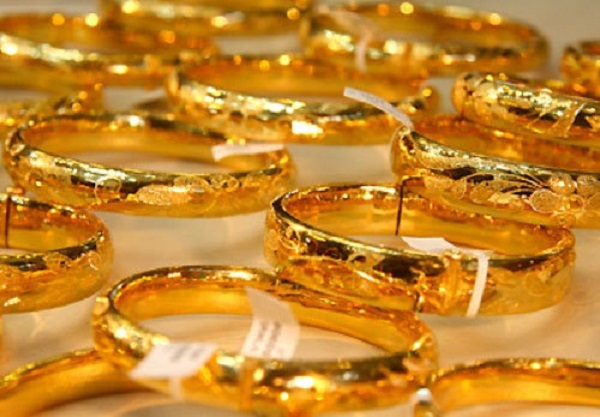 Vàng trong nước tiền gần hơn tới ngưỡng 57 triệu đồng/lượng