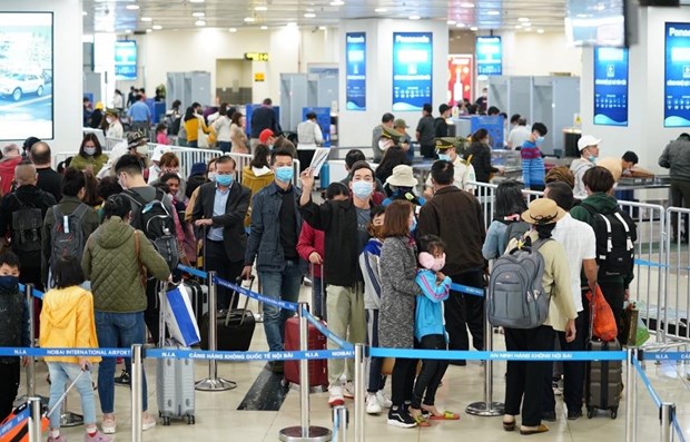 Sân bay Nội Bài tăng cường công tác phòng dịch