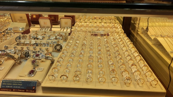 Giá vàng ngày 3/2: Vàng giảm sâu trong bối cảnh đồng USD tiếp tục tăng giá