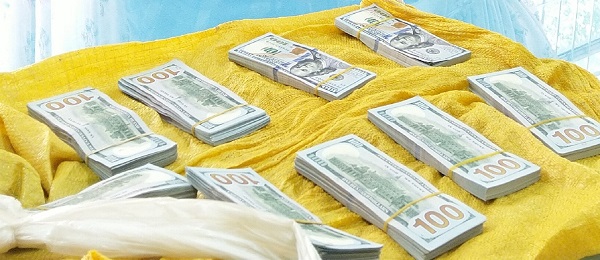 Phát hiện, bắt giữ 86.200 USD vận chuyển trái phép qua biên giới