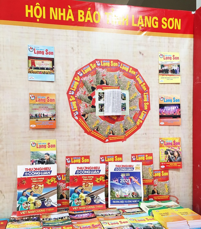 Lạng Sơn: Trưng bày gần 400 ấn phẩm báo Xuân