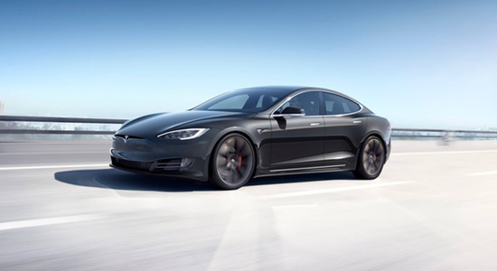 Tesla triệu hồi gần 135.000 ô tô để khắc phục lỗi bộ nhớ máy tính