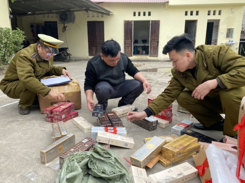 Lạng Sơn: Thu giữ lượng lớn thuốc lá điếu, chè Phổ Nhĩ Quýt