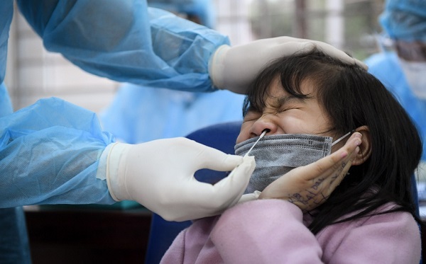 Trẻ em dưới 5 tuổi sẽ không phải cách ly tập trung