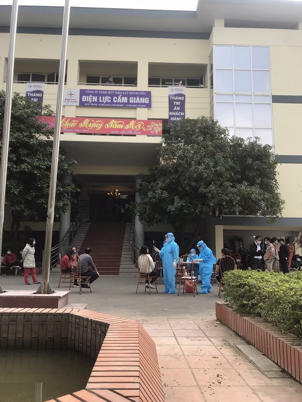 Công ty Điện lực Hải Dương kích hoạt các biện pháp ứng phó khẩn cấp, bổ sung nhân lực chi viện cho Điện lực Cẩm Giàng