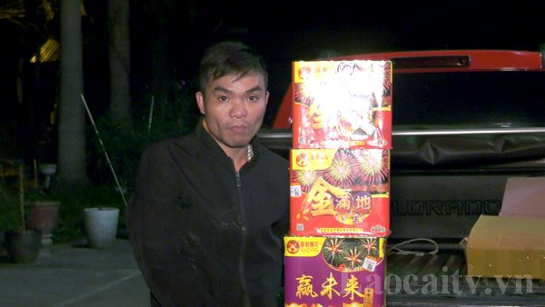 Lào Cai: Bắt đối tượng vận chuyển pháo nổ trái phép