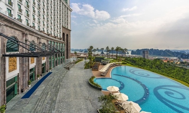 Khách sạn FLC Grand Hotel Ha Long với tầm nhìn view vịnh