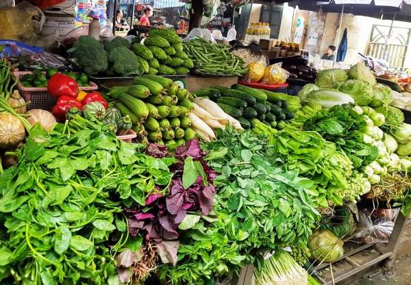 Giá thực phẩm ngày 10/2: Cận Tết Nguyên đán giá rau củ giảm, thực phẩm ổn định