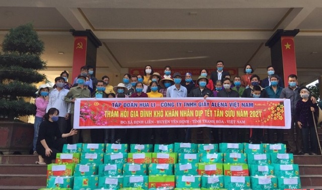 Tập đoàn Hua Li - Công ty TNHH Giầy Alena Việt Nam trao quà tết tri ân công nhân, lao động