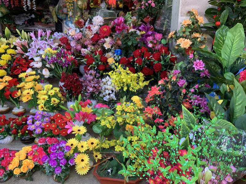 Quỳnh Lưu: Đa dạng mặt hàng phục vụ người dân vui chơi đón Tết Tân Sửu