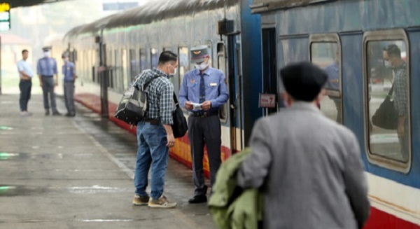 Đường sắt tiếp tục huỷ thêm một số đôi tàu do khách trả vé nhiều