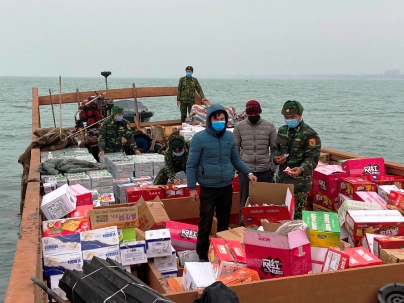 Hải đội 2, Bộ đội Biên phòng Quảng Ninh bắt vụ vận chuyển hàng hóa nhập lậu, ngày 31-1.