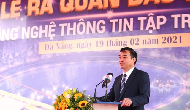 Ông Lê Trung Chinh - Chủ tịch UBND TP. Đà Nẵng phát biểu tại lế ra quân làm việc đầu năm 2021 tại Khu Công nghệ thông tin (CNTT) tập trung Đà Nẵng