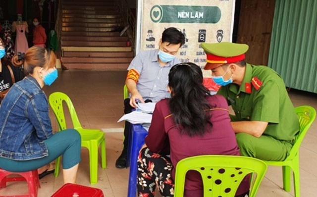 Thanh Hóa: Tiếp tục xử phạt 2 công dân không đeo khẩu trang nơi công cộng