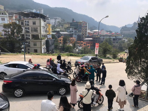 Vĩnh Phúc: Lấy mẫu xét nghiệm Covid-19 của nam du khách tử vong ở khách sạn