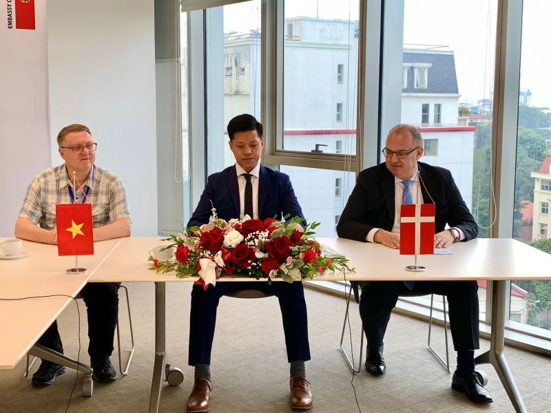 Công ty CP Điện gió La Gàn ký kết 4 bản ghi nhớ về hợp tác cung cấp móng cọc và cảng hậu cần