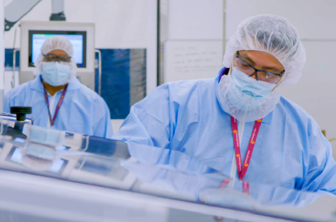 Vắc xin Covid-19 sẽ về Việt Nam trong sáng nay