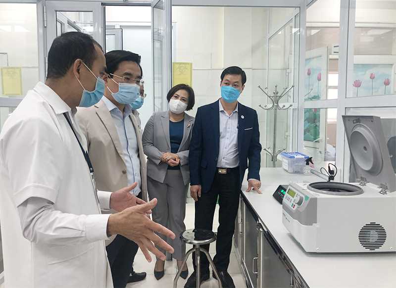Cẩm Phả là địa phương đầu tiên trên địa bàn tỉnh Quảng Ninh chủ động đầu tư Phòng xét nghiệm Realtime-PCR nhằm sàng lọc, phát hiện sớm các ca dương tính virus SARS-CoV-2