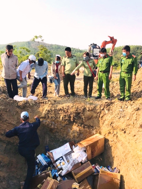 Phú Yên: Tiêu hủy 11.410 bao thuốc lá điếu nhập lậu