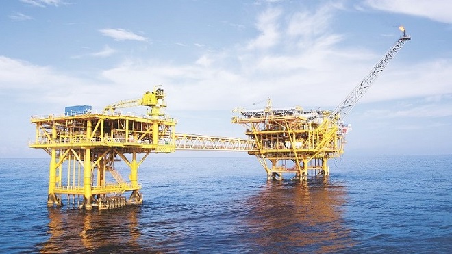 Giá xăng dầu ngày 27/2: Giảm hơn 3% vì đồng USD mạnh