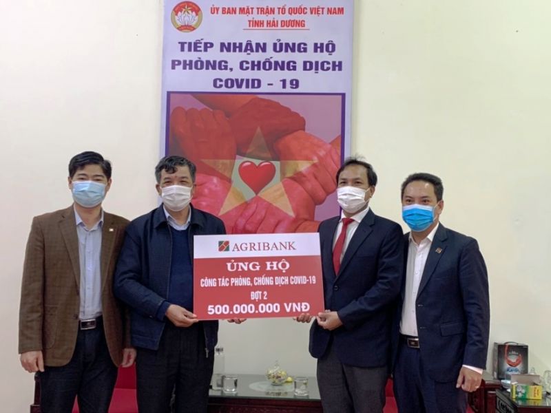 Agribank luôn đồng hành cùng khách hàng trong cuộc chiến chống đại dịch Covid-19