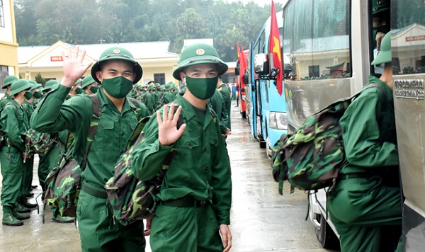 Yên Bái: 950 thanh niên lên đường nhập ngũ
