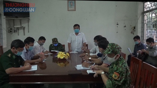Ban chỉ đạo phòng chống dịch Covid19 huyện Tân Hồng, họp khẩn vào ngày 28-02-2021 khi truy tìm được 2 F1 của Bệnh nhân 2424