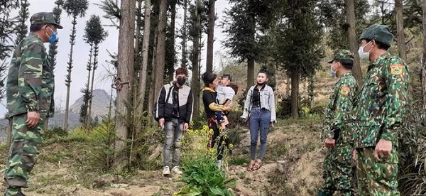 Bộ Đội Biên phòng Hà Giang tìm thấy 6 công dân nhập cảnh trái phép bị lạc trong rừng