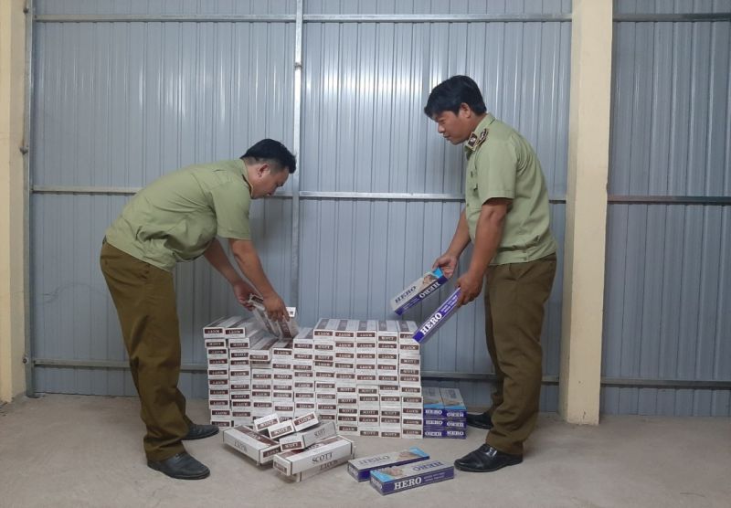 Tạm giữ gần 1.200 bao thuốc lá điếu nhập lậu