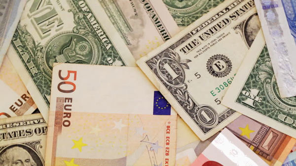 Đồng USD tăng, euro giảm