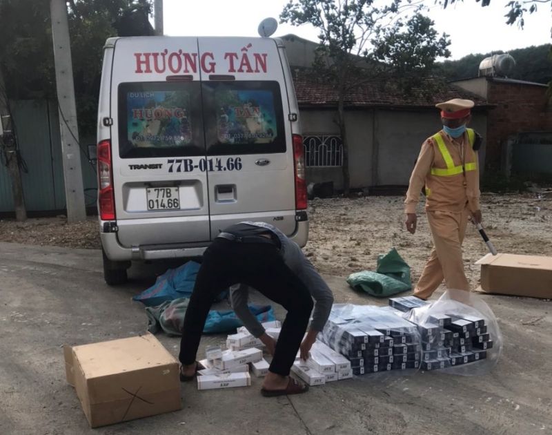 Gia Lai: Bắt đối tượng vận chuyển gần 1.500 bao thuốc lá điếu nhập lậu