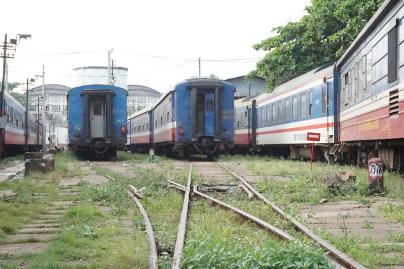 Tàu hỏa tại Xí nghiệp toa xe Sài Gòn - Ảnh: ĐỨC PHÚ