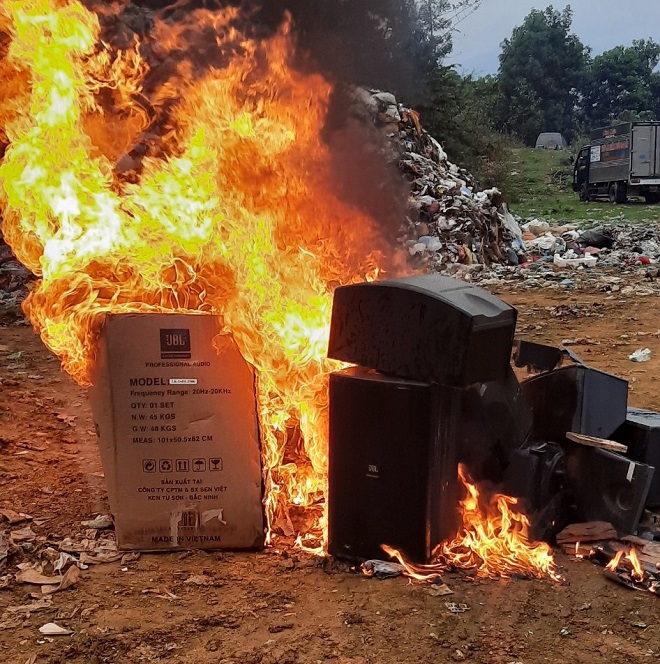 Hà Giang: Tiêu hủy lô hàng loa giả mang nhãn hiệu JBL đã được bảo hộ tại Việt Nam